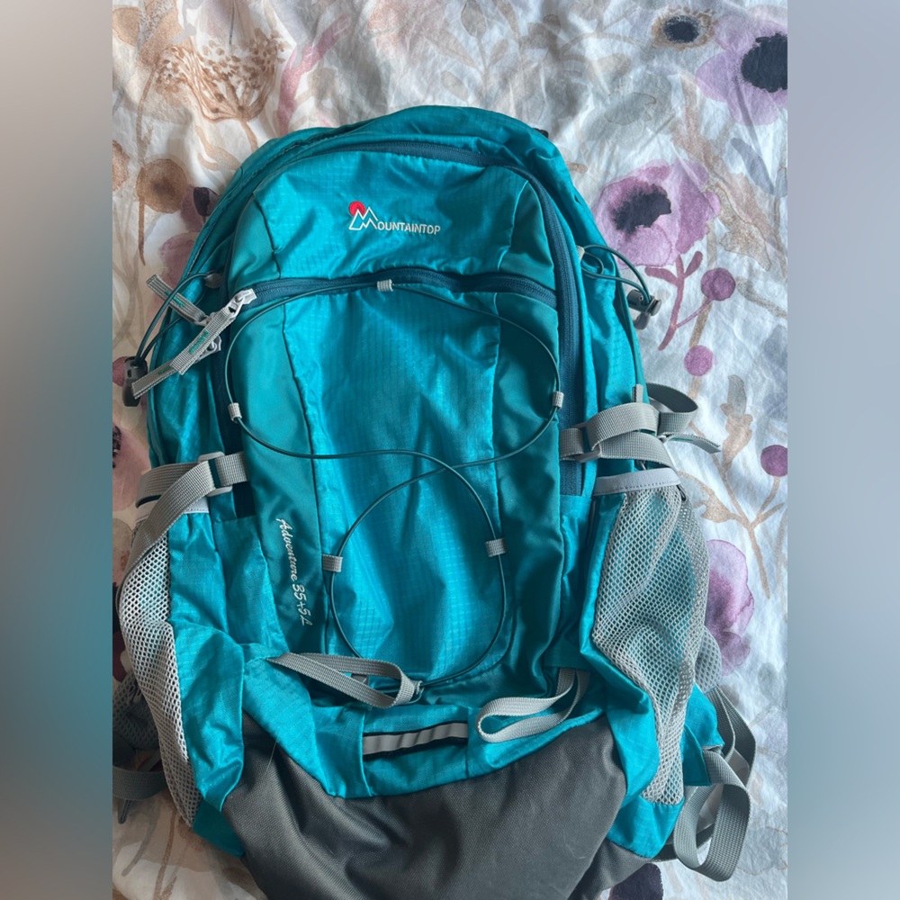 MOUNTAINTOP HIKING BACKPACK-ADVENTURE AIR FLOW-PADDED Used Once